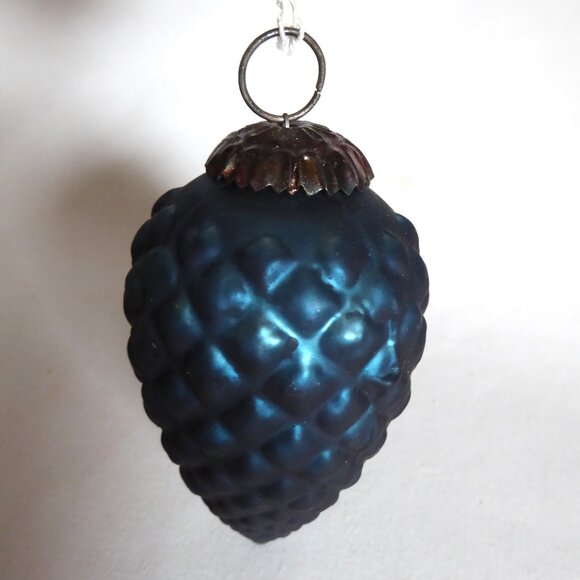 NEW 5” CHRISTMAS TREE HOLIDAY BLUE PINECONE GLASS ORNAMENT LOT OF 6 - Picture 4 of 6